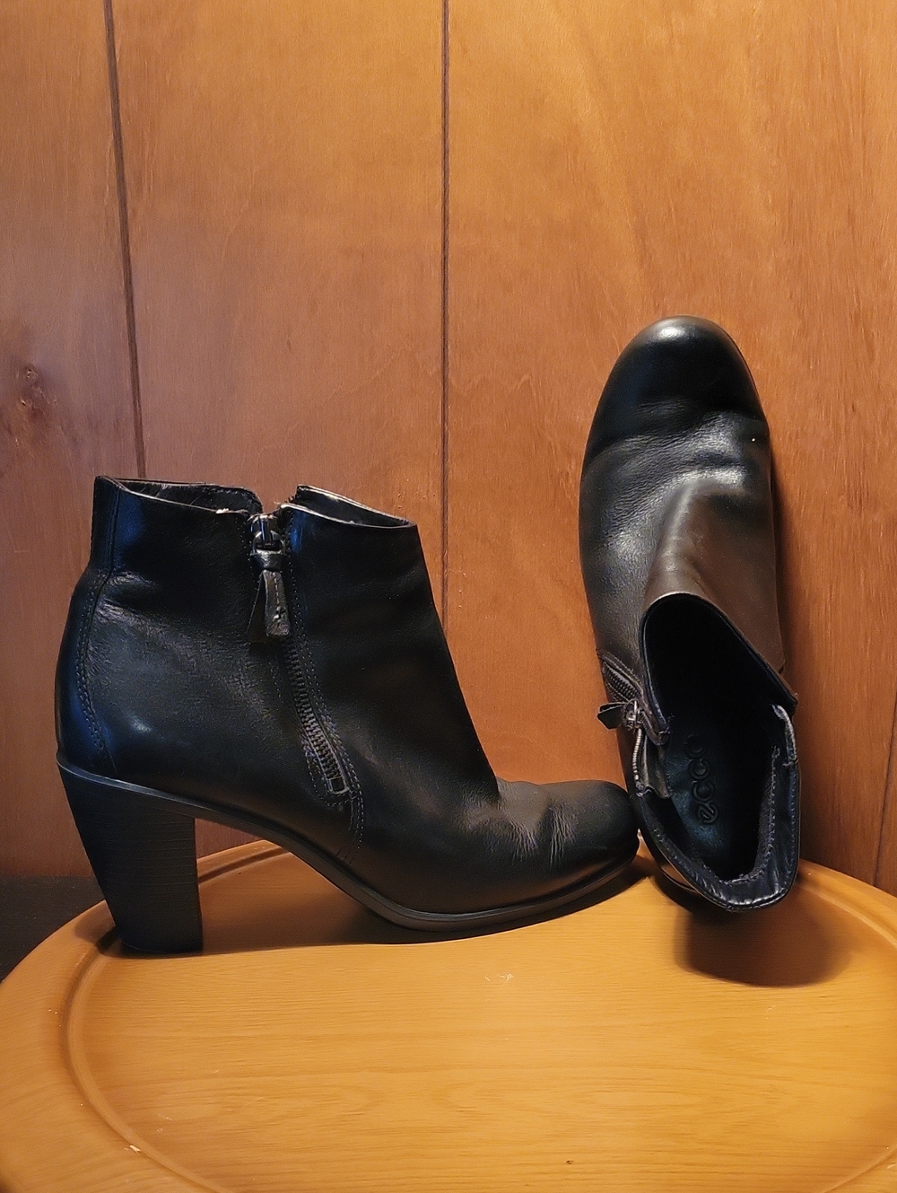 Ecco Black Leather Ankle Booties with Side Zip